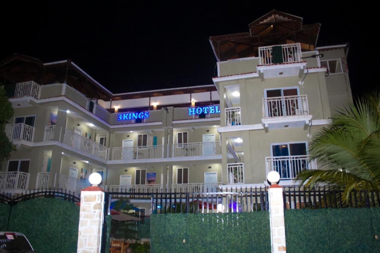 Three Kings Hotel Vertieres Extérieur photo